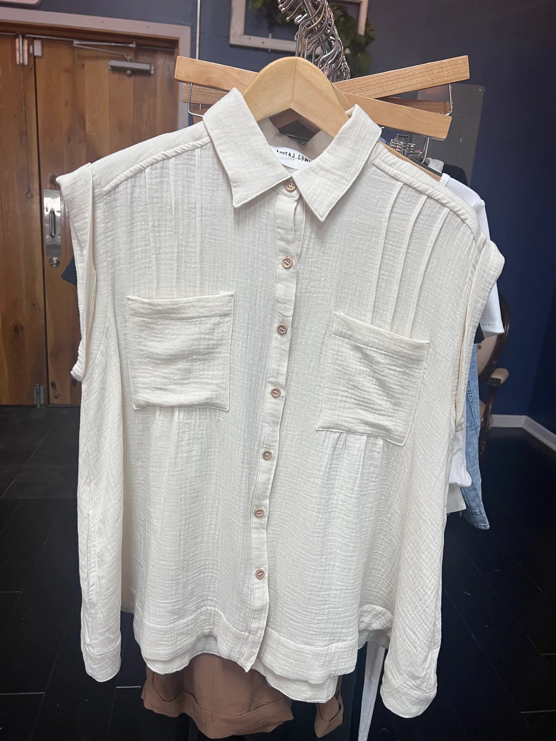 White Button Down w/ Collar