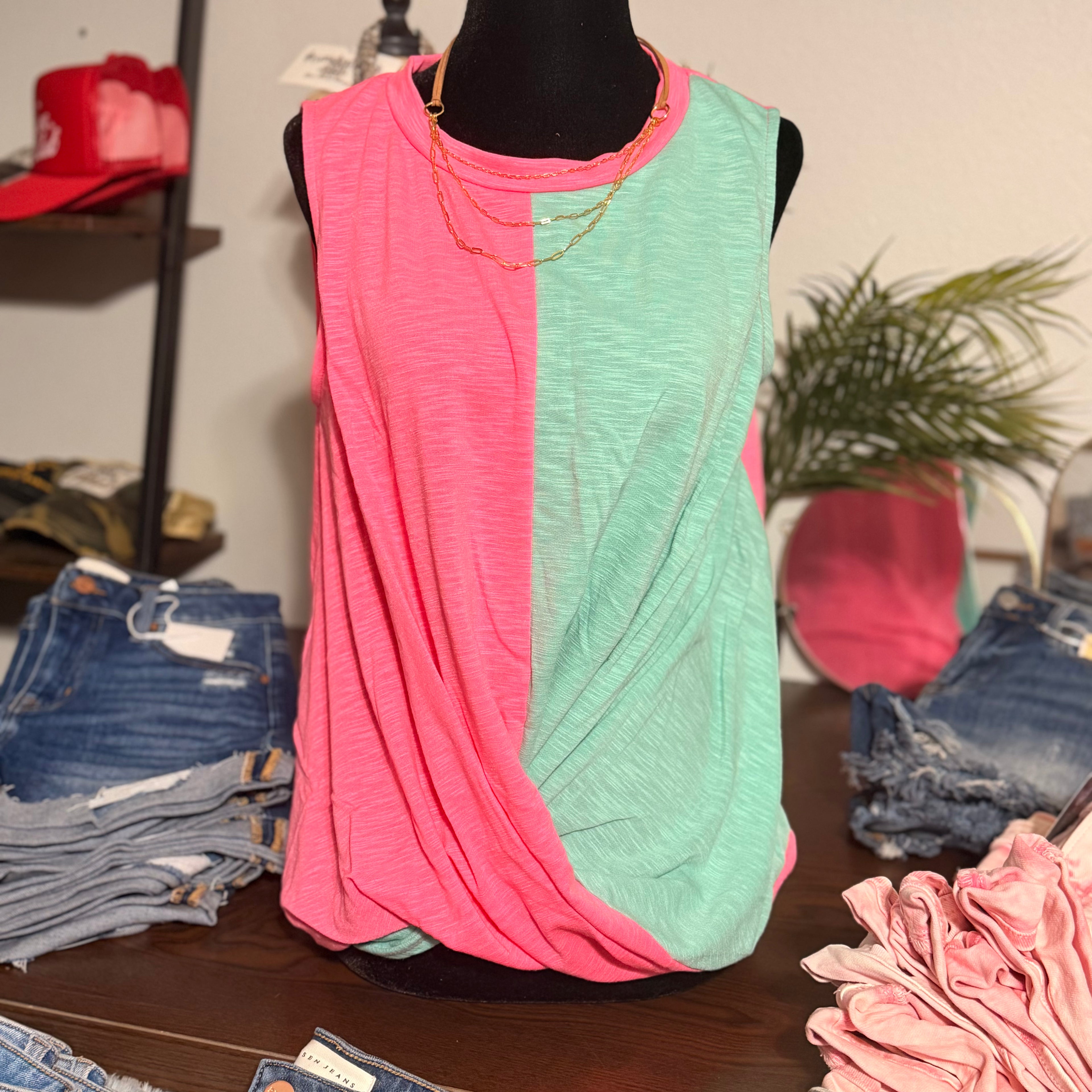 Twisted Crew Neck Sleeveless Top
