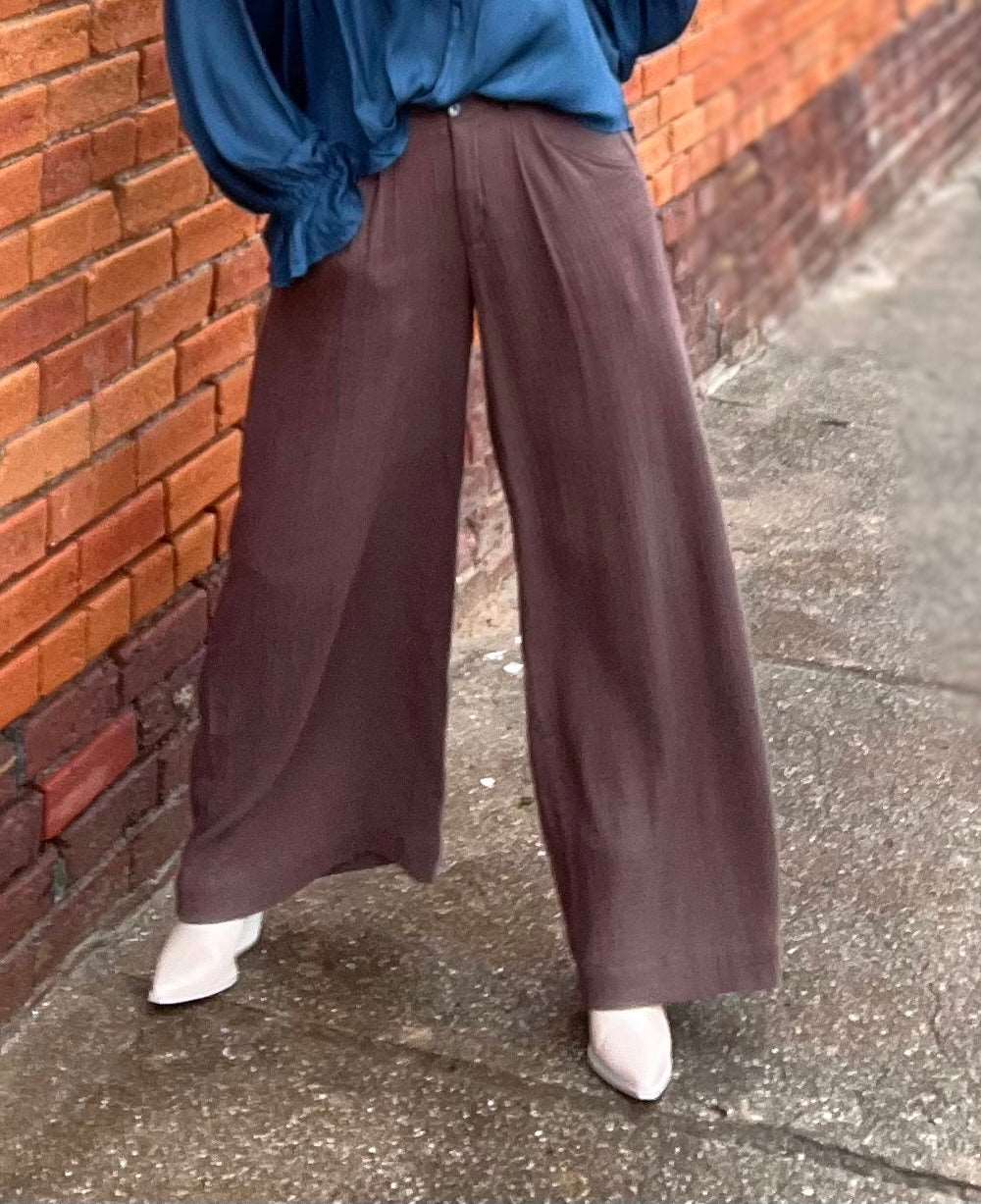 Tailored Pants in Chocolate