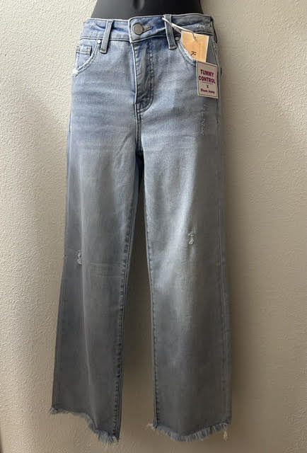 Mid Rise Ankle Fray Hem